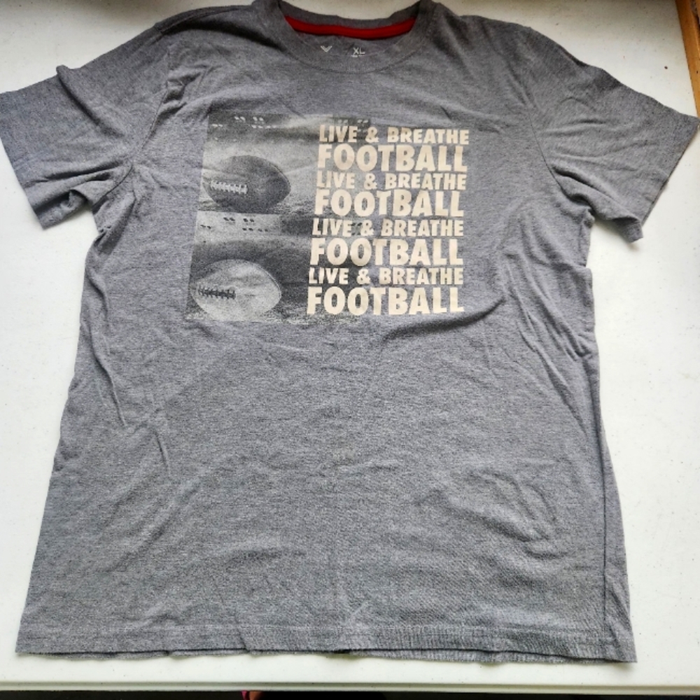 Xersion Gray Short Sleeve Tee with Graphic Design